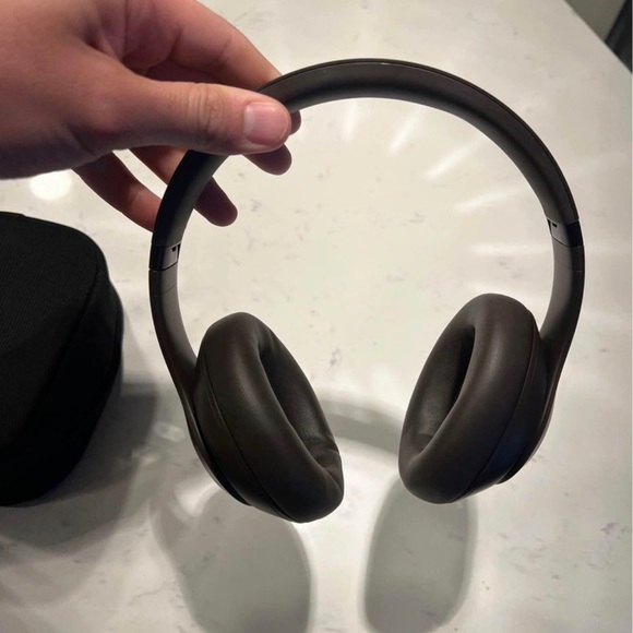 Beats Studio Pro - Picture 2 of 5